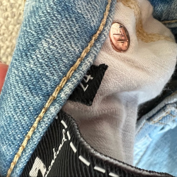 7 for all mankind jeans. Skinny Boyfriend fit. Size 24. - Picture 8 of 9